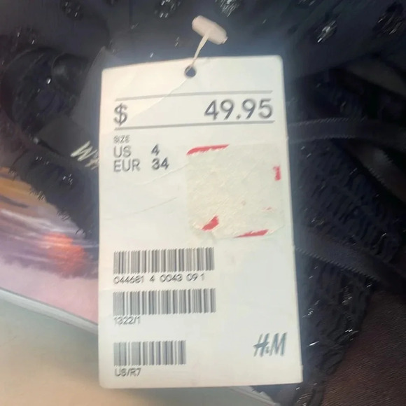 NWT H&M black strapless ( with tie around neck)size 4 - Picture 8 of 8